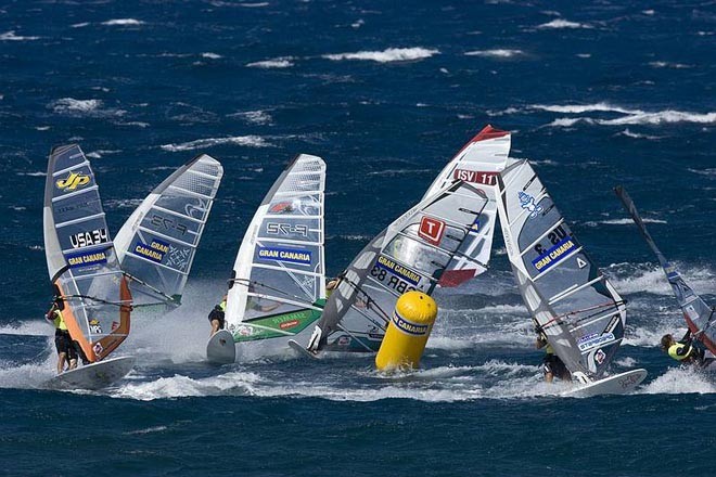 First mark chaos - 2008 Gran Canaria PWA Grand Slam – Day Two ©  John Carter / PWA http://www.pwaworldtour.com